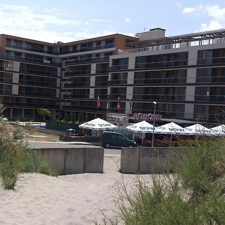 плажен комплекс פומורי